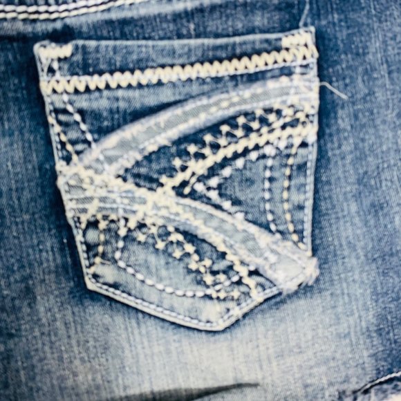 Maurices Bandana Jean Shorts Sz 7/8 Blue Bootie Embroidered Pocket Stretch Short - Picture 6 of 13